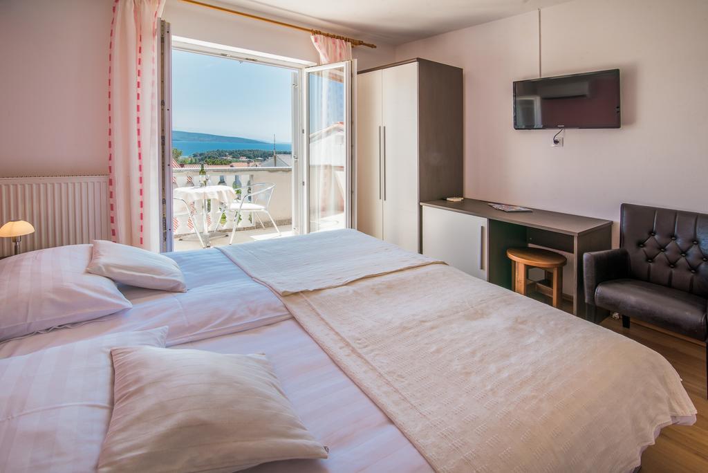 B&B Villa Ana Đảo Krk Ngoại thất bức ảnh